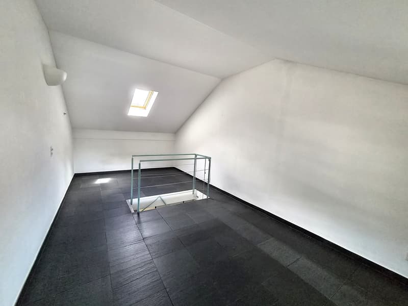 Casa a schiera con terrazza e garage  in un posto tranquillo e soleggiato (14)