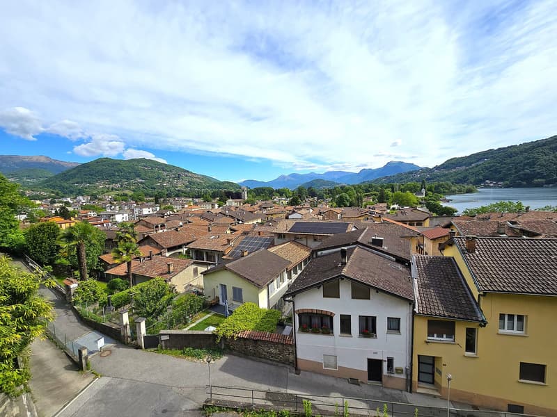 Large property to renovate with lake view and possibility of expansion (1)