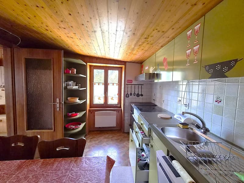 Zweifamilienhaus mit Garten sehr sonnig, mit schöner Panoramablick auch Zweitwohnsitz (14)