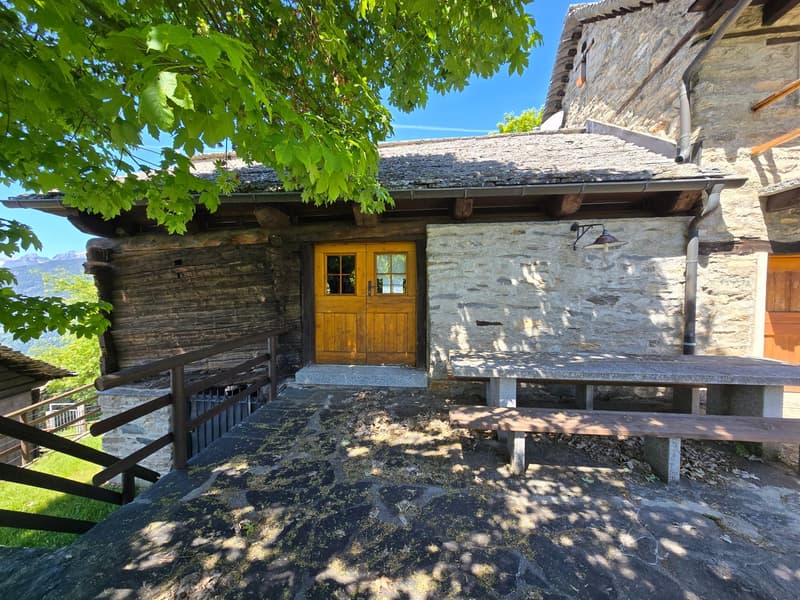 schönes Berghaus mit grossem Land und herrlichem Panoramablick (30)
