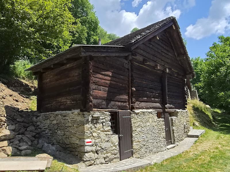 Renoviertes Rustico inmitten der Natur mit Grundstück und schöner Aussicht (1)