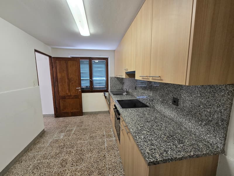 Grande proprietà con vista lago panoramica e terreno edificabile (11)
