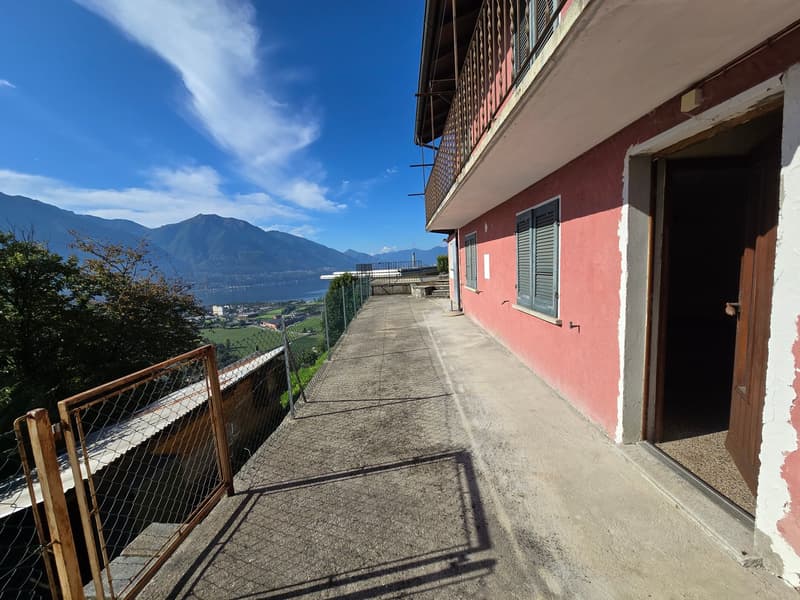 Grande proprietà con vista lago panoramica e terreno edificabile (4)