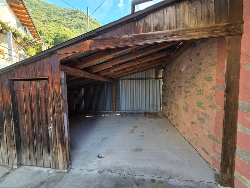 Grande proprietà con vista lago panoramica e terreno edificabile (18)