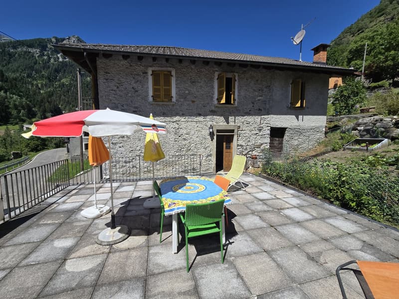 Großes Haus mit Garten, Garage und herrlicher Aussicht (1)