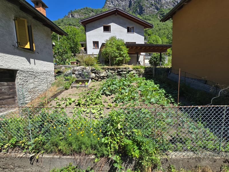 Großes Haus mit Garten, Garage und herrlicher Aussicht (26)