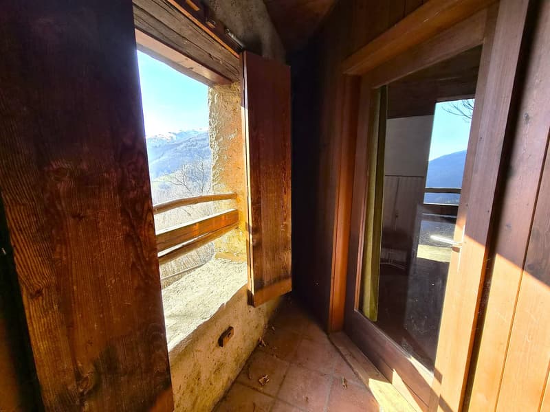 Schönes Bauernhaus inmitten der Natur mit Grundstück (19)