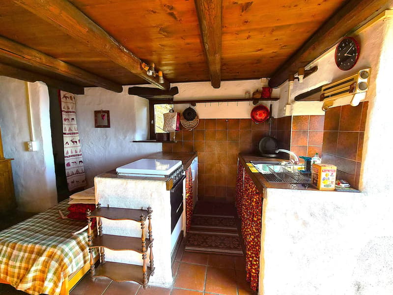 Schönes Bauernhaus inmitten der Natur mit Grundstück (11)
