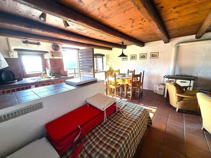Schönes Bauernhaus inmitten der Natur mit Grundstück (9)
