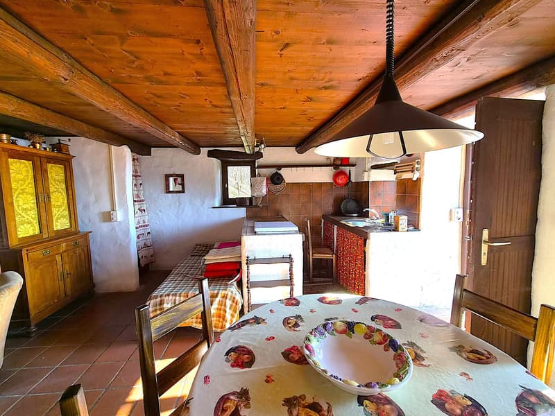 Schönes Bauernhaus inmitten der Natur mit Grundstück (7)