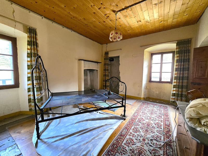 Charmantes historisches Haus mit grossem Grundstück (8)