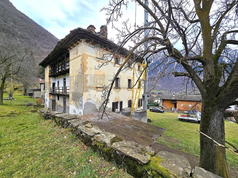 Charmantes historisches Haus mit grossem Grundstück (29)