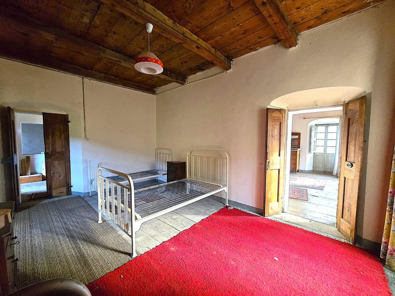 Charmantes historisches Haus mit grossem Grundstück (11)