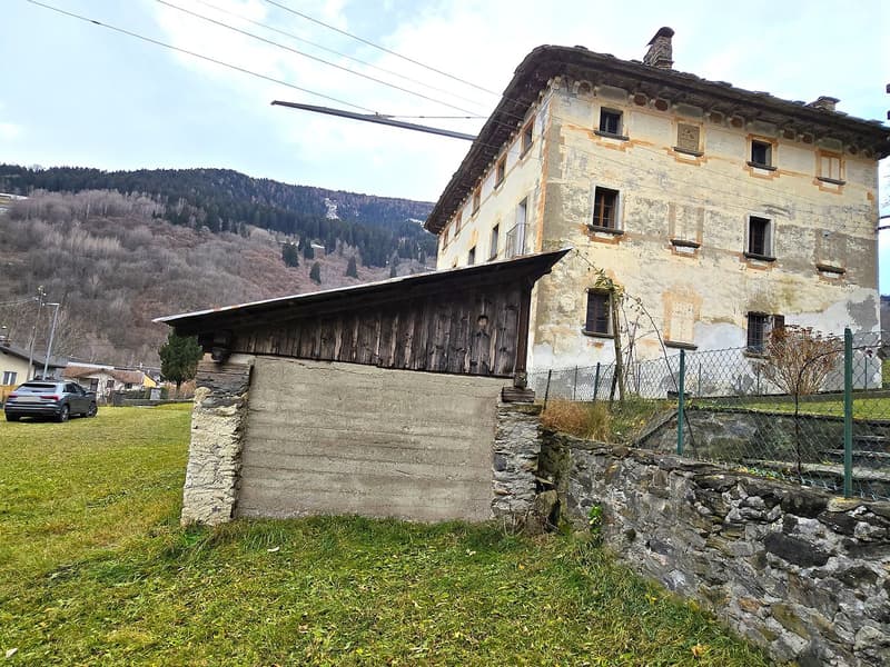 Charmantes historisches Haus mit grossem Grundstück (28)