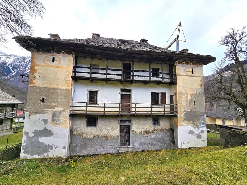 Charmantes historisches Haus mit grossem Grundstück (26)