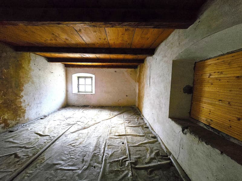 Charmantes historisches Haus mit grossem Grundstück (13)