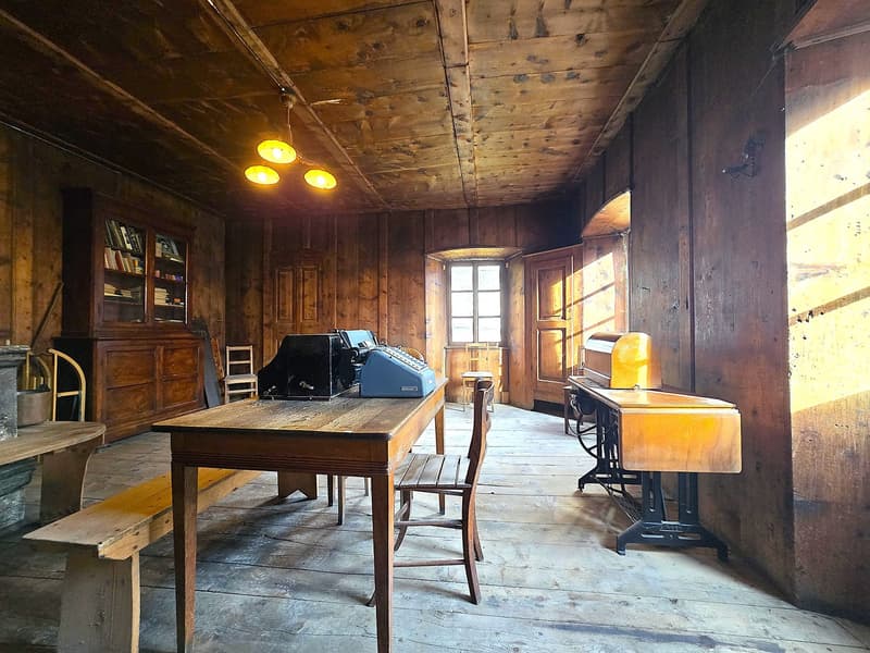 Charmantes historisches Haus mit grossem Grundstück (10)