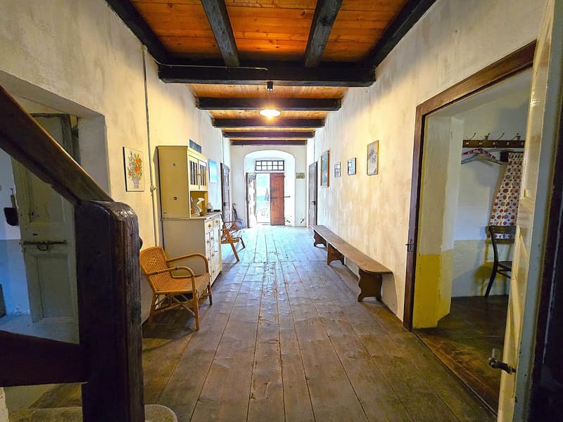 Charmantes historisches Haus mit grossem Grundstück (20)