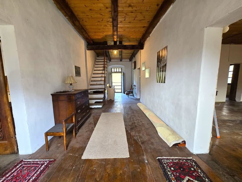 Charmantes historisches Haus mit grossem Grundstück (19)