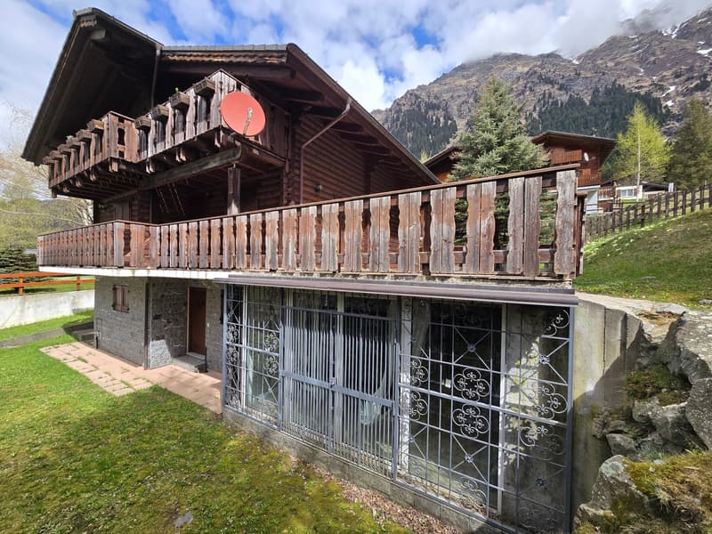 Schönes Doppelchalet mit Grundstück in der Nähe von San Bernardino (6)