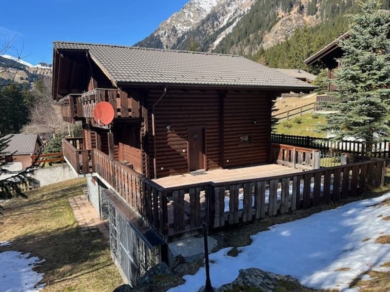 Schönes Doppelchalet mit Grundstück in der Nähe von San Bernardino (3)