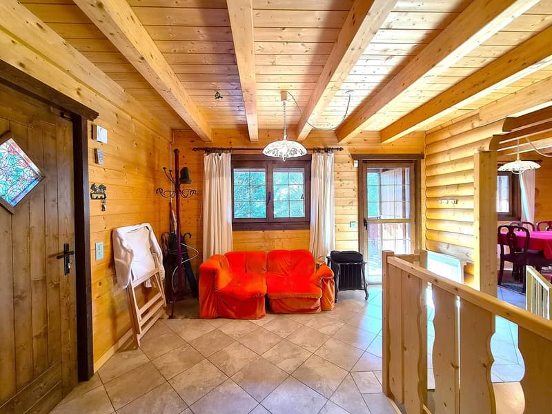 Schönes Doppelchalet mit Grundstück in der Nähe von San Bernardino (11)
