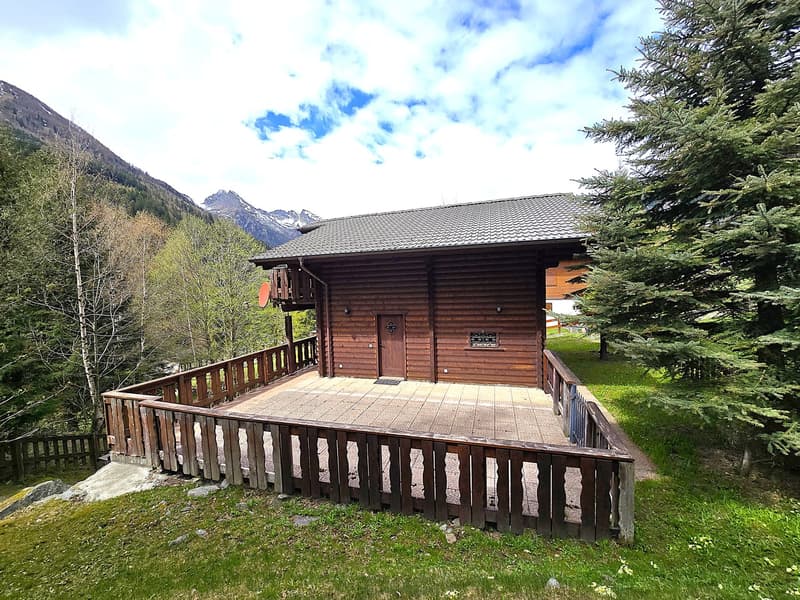 Schönes Doppelchalet mit Grundstück in der Nähe von San Bernardino (4)