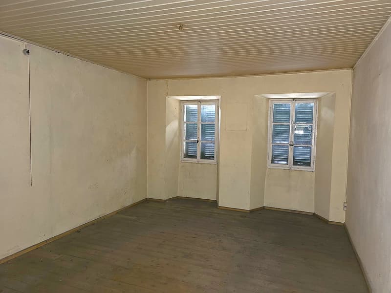 Casa plurifamiliare da ristrutturare con terreno e stalla (9)