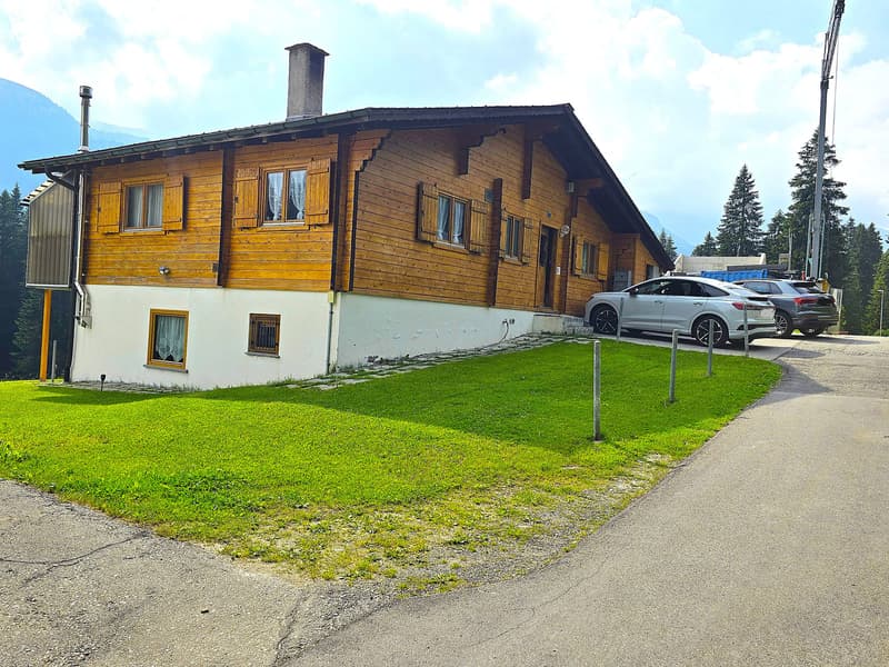 schönes Doppelchalet mit Garten und herrlicher Aussicht (3)