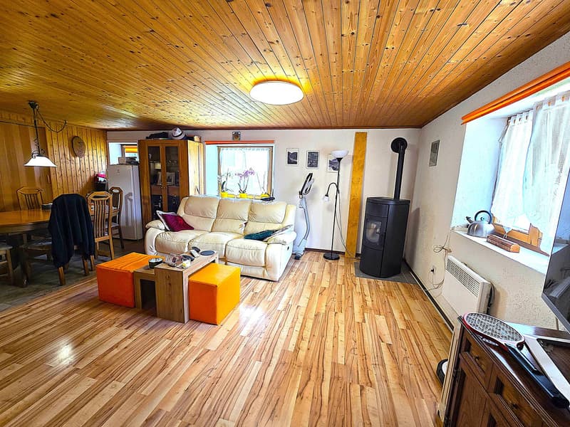 schönes Doppelchalet mit Garten und herrlicher Aussicht (18)