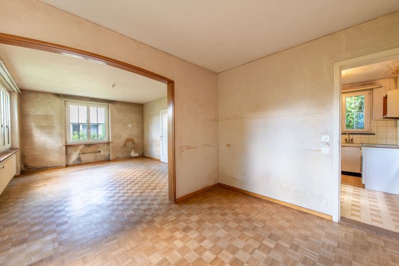 Invest, develop, or realize yourself - Single-family house on attractive building land (2)