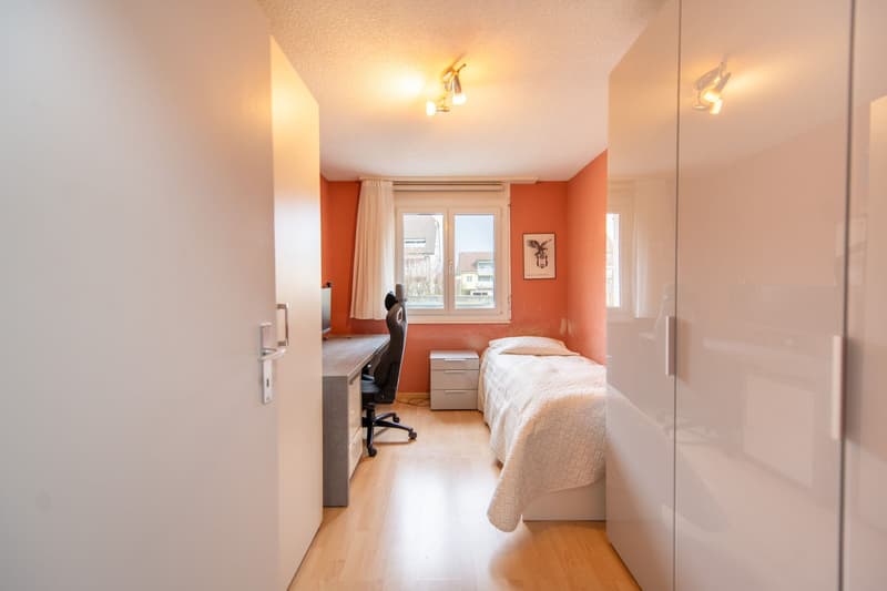 Your personal retreat: Modern ground floor apartment with private garden share (11)