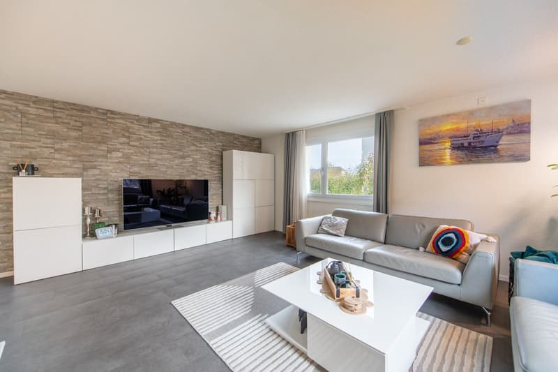 Your personal retreat: Modern ground floor apartment with private garden share (3)