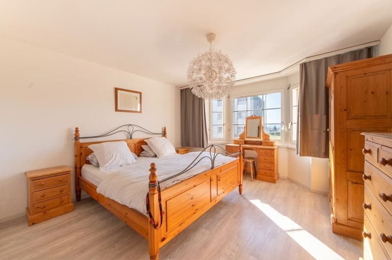 Bright 5.5-room high-parterre apartment with a lot of living comfort (10)
