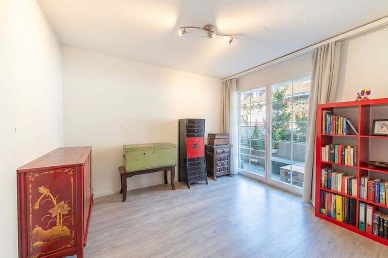 Bright 5.5-room high-parterre apartment with a lot of living comfort (9)