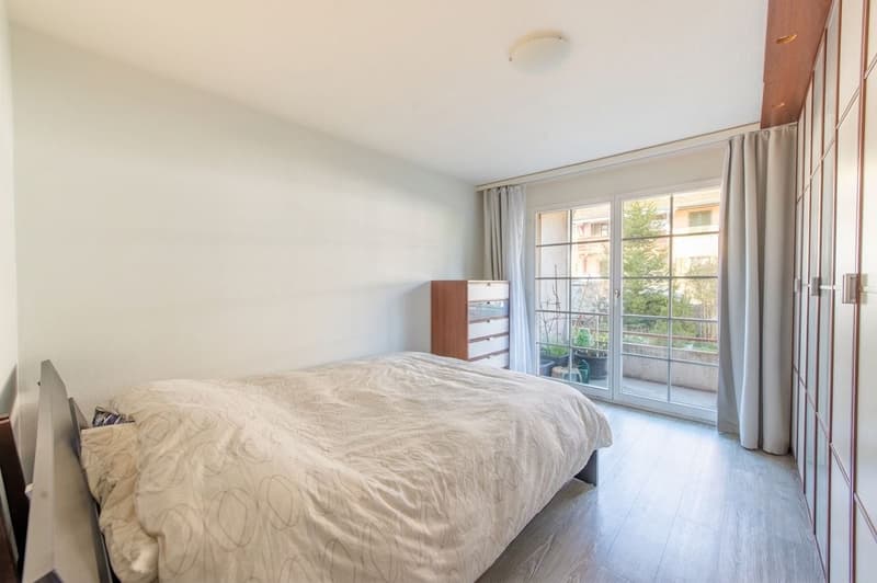 Bright 5.5-room high-parterre apartment with a lot of living comfort (6)
