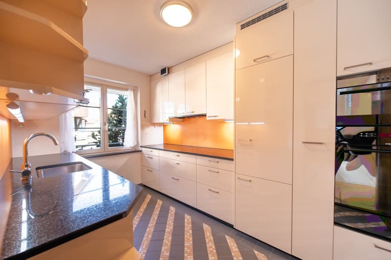 Well-maintained semi-detached house with plenty of space for family life (4)