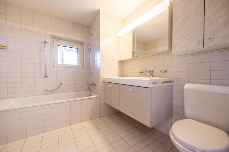 Centrally and quietly located: Bright 3.5-room duplex apartment with winter garden and balcony (9)