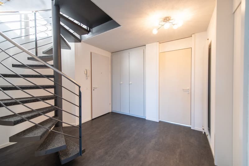 Centrally and quietly located: Bright 3.5-room duplex apartment with winter garden and balcony (10)