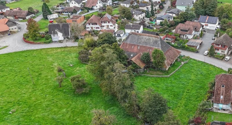 Charming farmhouse by the stream with land purchase option (1)