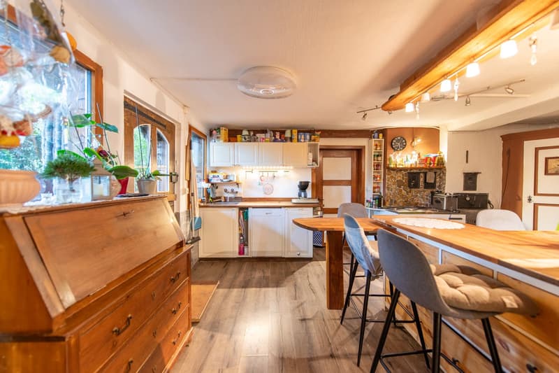Charming farmhouse by the stream with land purchase option (3)