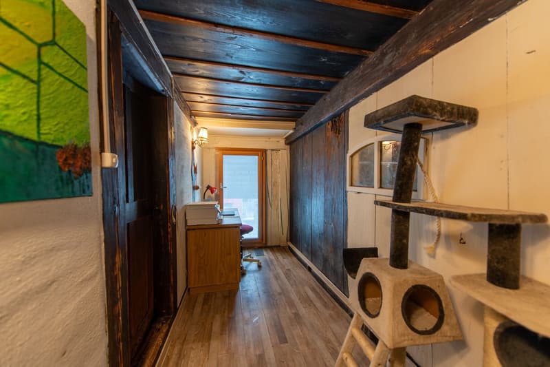 Charming farmhouse by the stream with land purchase option (6)