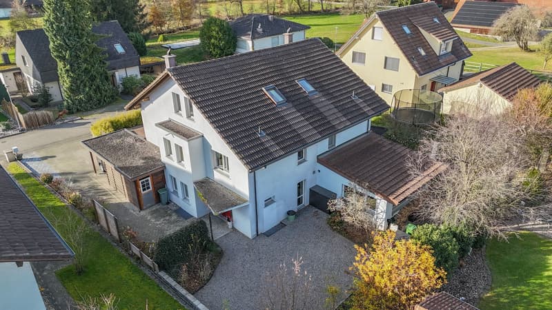 Ankommen und wohlfühlen: 6.5-Zimmer-Doppelhaushälfte in familienfreundlicher Wohnlage (1)