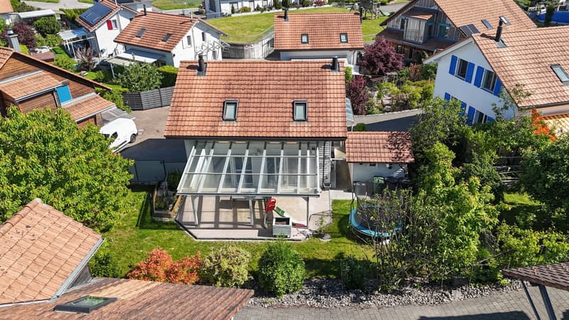 A home to feel good in - bright living ambiance, fireplace and sunny terrace (1)