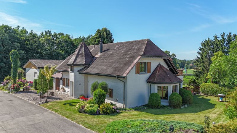 Grosszügiges Einfamilienhaus mit 2'000 m² Grundstück und vielseitigem Nutzungspotenzial (1)