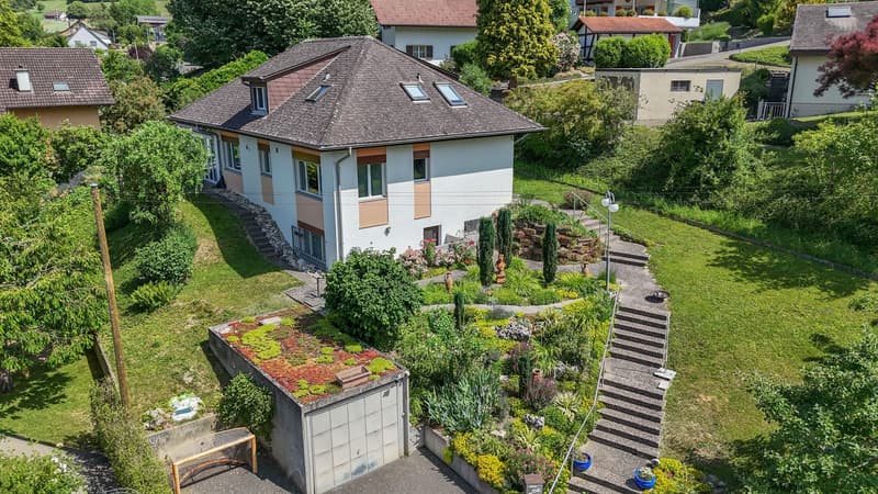 Ihr Rückzugsort mit Weitblick: Freistehendes 6.5-Zimmer-Einfamilienhaus mit Gartenidylle (1)