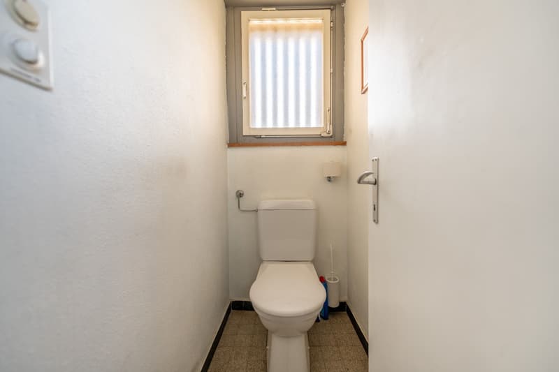Workshop, Storage or Showroom - Individually Usable Commercial Space (5)