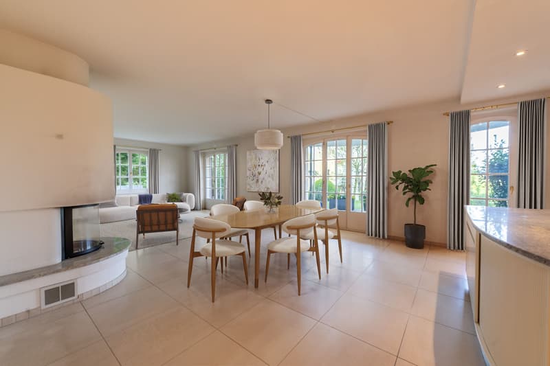 Maison moderne avec cheminée & jardin privé (2)