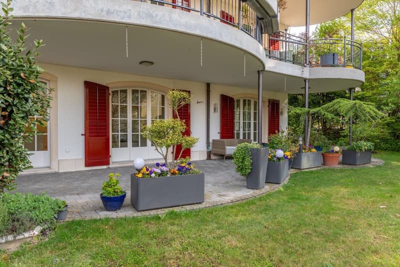 Maison moderne avec cheminée & jardin privé (13)