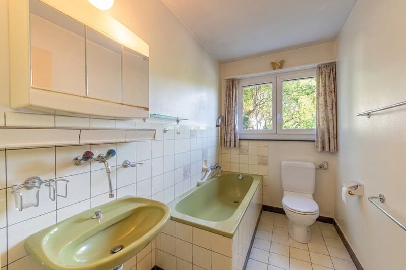 Zentrumsnahes Potenzial: Ausbaubares 5-Zimmer-Einfamilienhaus mit grosszügigem Garten (10)